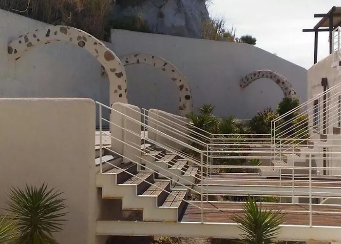 耐奥斯达那酒店 2*